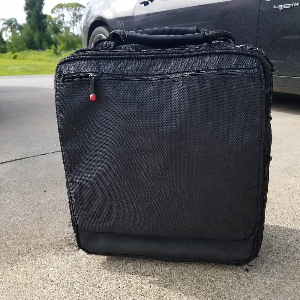 IBM Think Pad electric + carry/rolling travel case